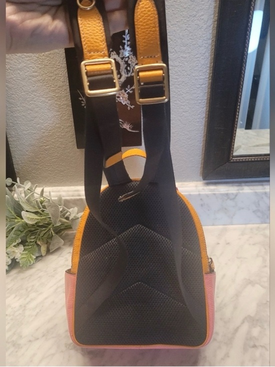 Coach Colorblock Andi Leather Backpack With Blue Wristlet EUC ?❤️?? Absolutely ? main image 11